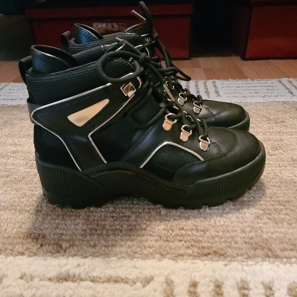 Michael Kors Black Lace Up Boots Size 6.5 - Picture 2 of 6
